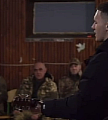 Підтримав ЗСУ: відомий співак з Волині Yaktak виступив для військових на Донеччині