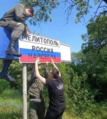 Под русским игом. Как Россия усиливает контроль над Мелитополем и другими оккупированными городами Украины 