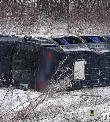 На Полтавщині перекинувся пасажирський мікроавтобус: є постраждалі
