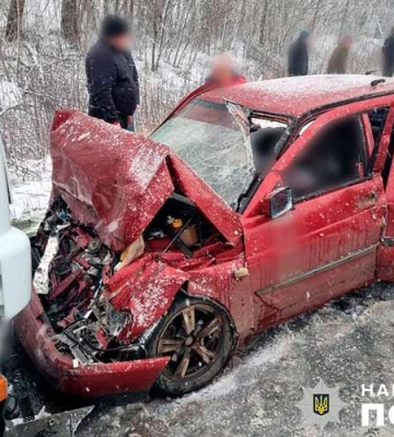 Внаслідок ДТП на Полтавщині загинули дві людини, ще двоє — травмовано (ФОТО)
