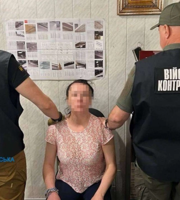 ДТП у Кривому Розі: зіштовхнулася автівка з фурою