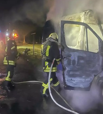 Вночі в Долині згоріли два автомобілі. ФОТО