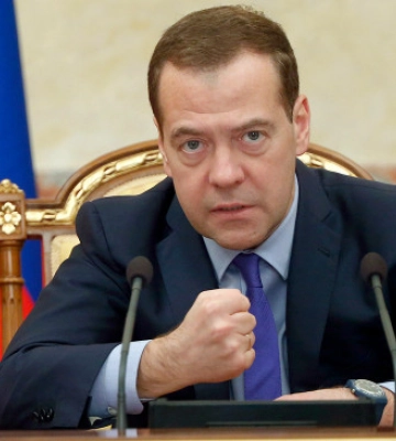 Медведев позвал Одессу &quot;домой&quot; и пригрозил новым наступлением на Киев (видео)