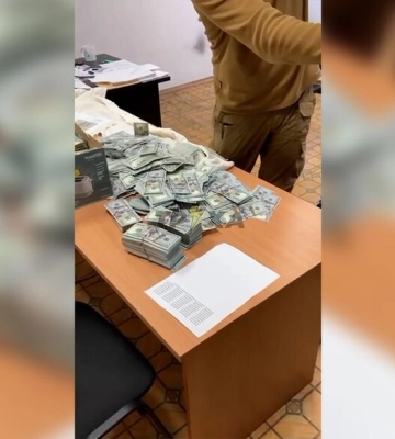 У экс-главы Черниговской областной ВВК во время обыска нашли почти миллион долларов – СМИ