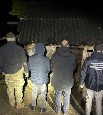 На Закарпатті прикордонники виявили двох жителів Житомирщини, які намагалися незаконно потрапити до Румунії