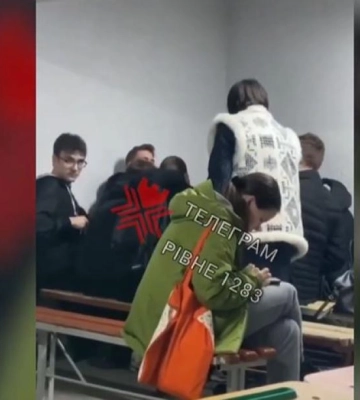 &quot;Ты скотиняка&quot;: в Ровно учительница влипла в скандал и получила наказание, видео