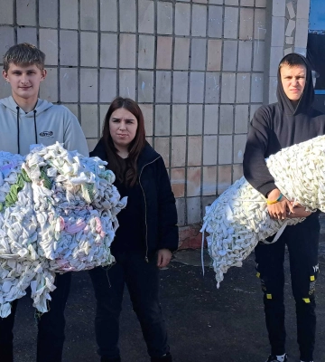 «Ветеранському простору» Рівненщини потрібні додаткові руки для плетіння маскувальних сіток