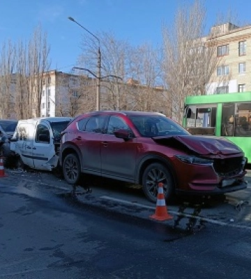 У Миколаєві трапилась ДТП: двоє людей звернулися по допомогу лікарів