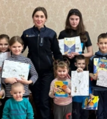 У Миколаєві рятувальники навчали багатодітну родину правилам пожежної безпеки