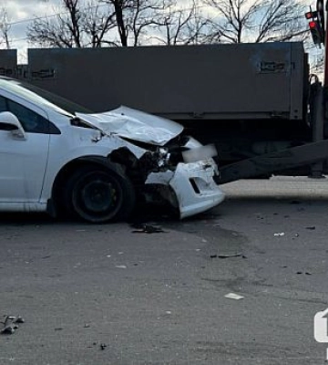 У Кривому Розі чоловік під капотом автівки перевозив наркотики
