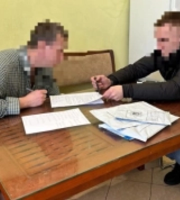 Заробили півмільйона. На Рівненщині лікарів підозрюють у фіктивному працевлаштуванні