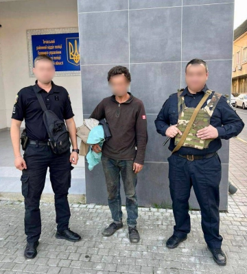 48-річний чоловік із Тячівщини зґвалтував доньку-візочницю співмешканки