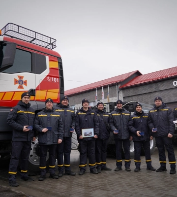 Рятувальники з Черкащини отримали відзнаки та сертифікат на підсилення