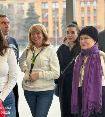 Вони – закохують людей у Дніпро: місто вітало гідів Туристичного інформаційного центру з професійним святом