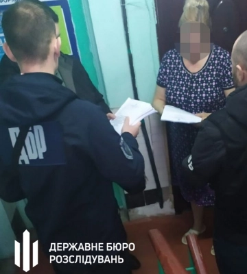 На Одещині ДБР викрило правоохоронницю, яка три роки безпідставно нараховувала зарплату своїй подрузі