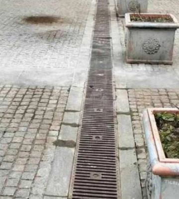 У місті Дніпро Європейську площу захистили від автохамів