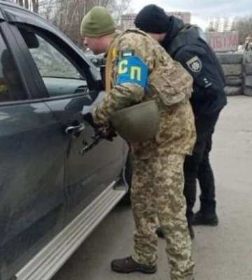 Планові відпрацювання: патрульні пояснили, чому у Луцьку перекривали вулицю біля авторинку
