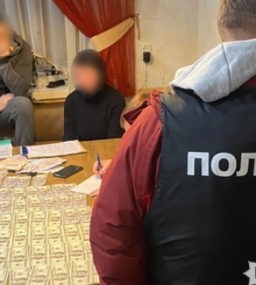 Довідка за майже вісім тисяч: у Черкасах викрили члена ВЛК на хабарі