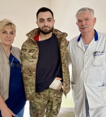 На Закарпатті лікарі врятували руку пораненому військовослужбовцю