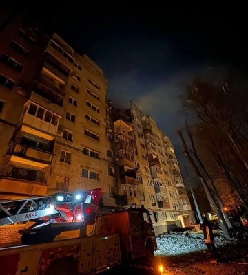 За попередніми даними, внаслідок влучання «шахеда» в будинок у Дніпрі постраждали 8 людей, - голова ОВА. ФОТО