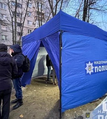 «Шахед» россиян попал в многоэтажку Днепра: полиция принимает заявления пострадавших