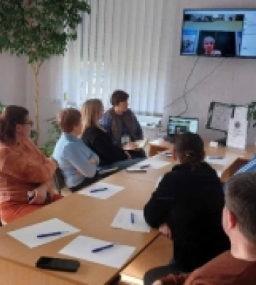 Жителів Старовижівщини навчали, як правильно обрізувати плодові дерева