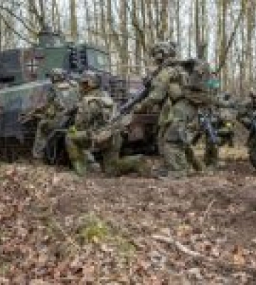 Скільки Німеччина та ЄС мають витрачати на оборону у “не мирний час”