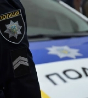 На Рівненщині патрульні допомогли жінці, якій раптово стало зле