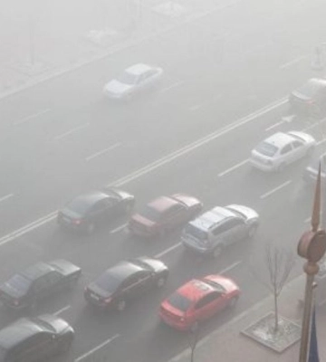 У Києві горять склади