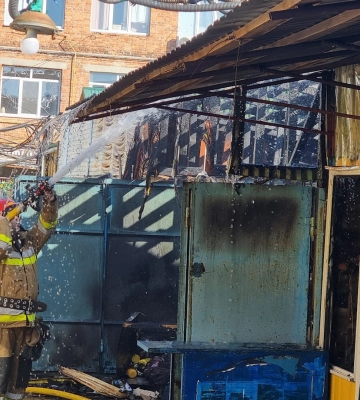 У Первомайську згоріло кілька магазинів на ринку в центрі міста