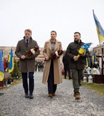 &quot;Ми ніколи не забудемо героїв&quot;: Зеленський разом з прем&#039;єркою Данії вшанували у Львові пам&#039;ять загиблих захисників. Відео