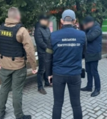 На Закарпатті затримали прикордонника за підозрою в одержанні хабаря
