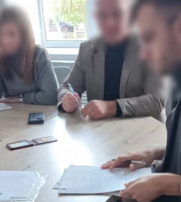 Незаконно виділив землі: на Тернопільщині міському голові оголосили підозру