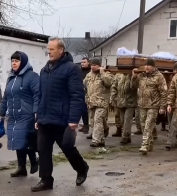 За декілька днів громада втратила трьох захисників: на Волині всім селом прощалися із Героєм Олександром Біруком