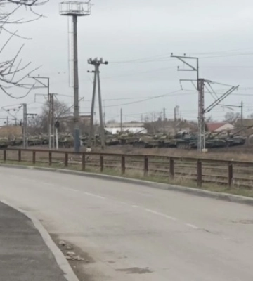 Росіяни привезли на залізничну станцію в Євпаторії велику кількість танків - партизани