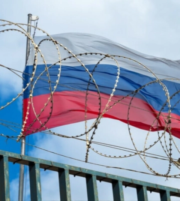 Російські губернатори та посадовці інших країн. Хто потрапив під нові санкції ЄС