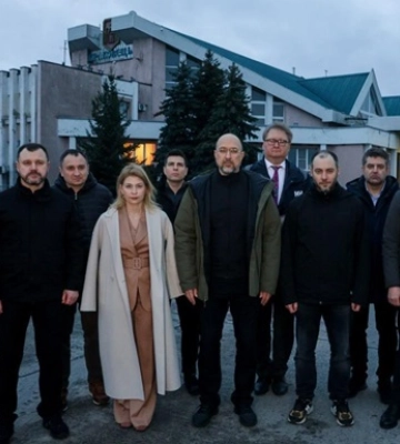 Група міністрів на чолі зі Шмигалем їде на кордон з Польщею - Зеленський