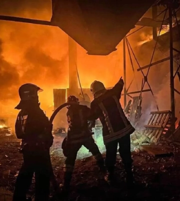 В Одесі ворог влучив дронами по житловому будинку, є постраждалі