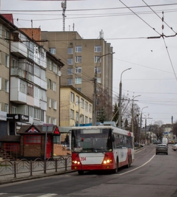 Вулицями Луцька курсує унікальний тролейбус 