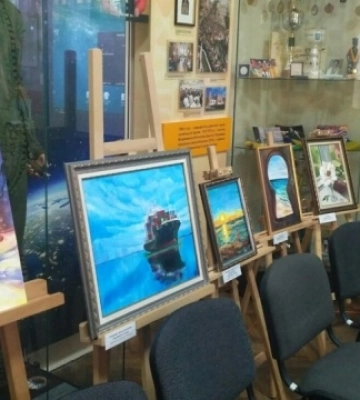 У Чернівцях відкрили виставку художників-аматорів «Маріуполь. Життя з надією»