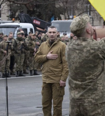 Кличко подякував киянам, які стали пліч-о-пліч, аби Київ вистояв