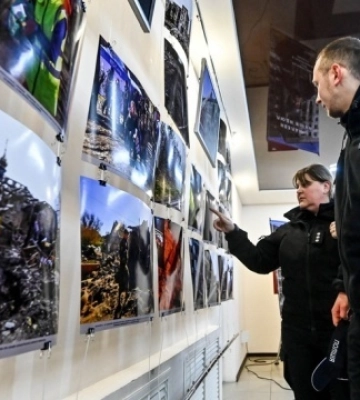 У Запоріжжі відкрили виставку «Незламні люди війни»