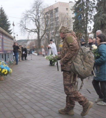 У Луцьку вшанували пам'ять воїнів, загиблих на російсько-українській війні (відео)