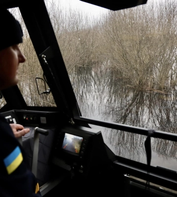 Залучили болотохід: волинські рятувальники продовжують пошуки зниклої 17-річної дівчини