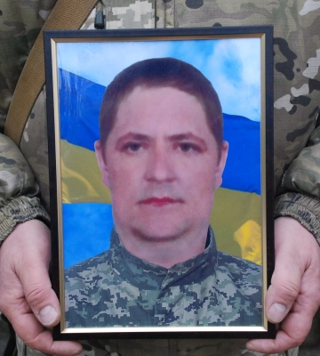 У Шостці провели в останню путь військовослужбовця Ігоря Романовського