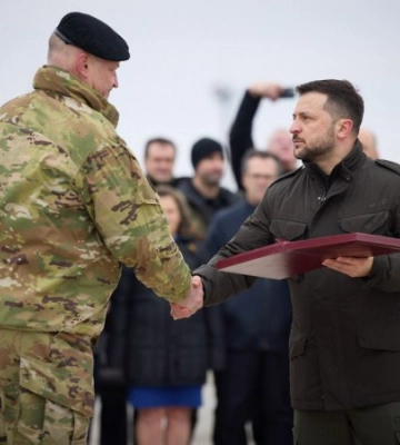 Зеленський звозив іноземних гостей у Гостомельський аеропорт