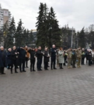 У центрі Луцька відправили панахиду до других роковин повномасштабної війни