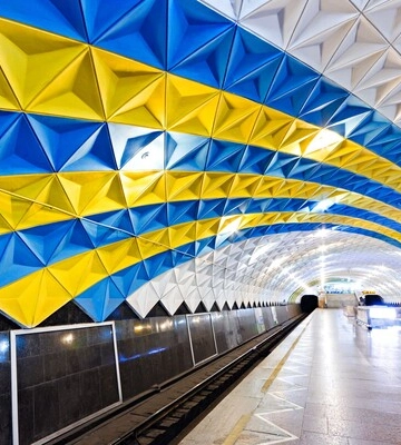 У Харкові на одній із станцій метро протікає стеля через ракетні удари РФ