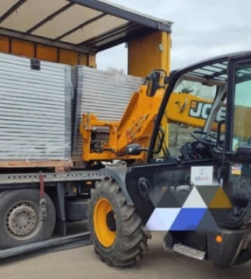 Херсонська громада отримала понад 350 сонячних панелей для критичної інфраструктури