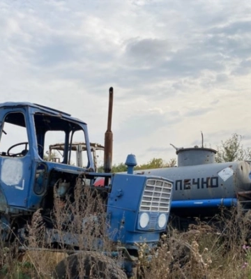 Унаслідок ворожого обстрілу на Харківщині загорілась ферма